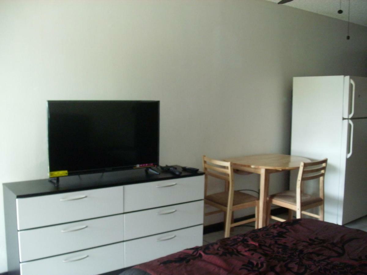 Newly Furnished Large Clean Quiet Private Unit Apartman Fort Lauderdale Kültér fotó