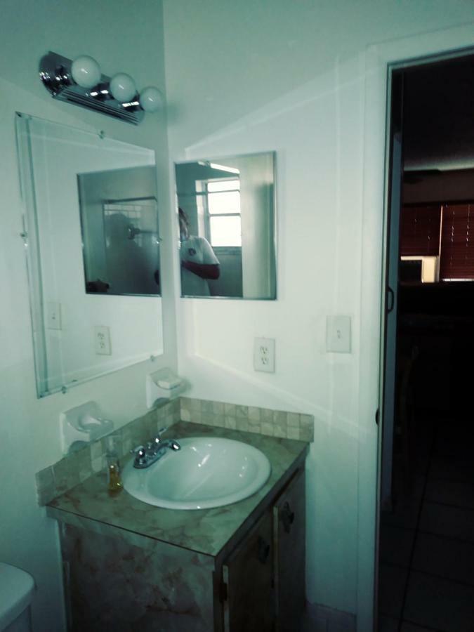 Newly Furnished Large Clean Quiet Private Unit Apartman Fort Lauderdale Kültér fotó